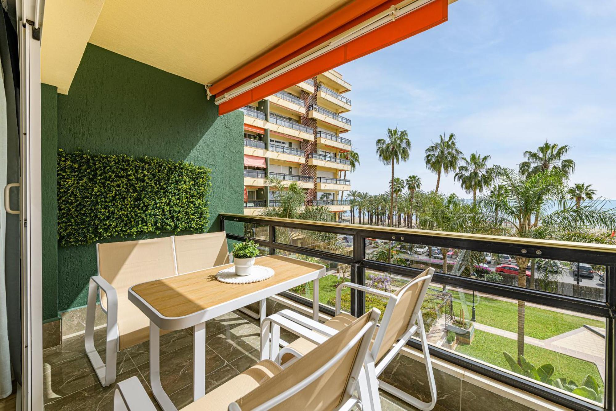 Amazing Carihuela View & Parking Leilighet Torremolinos Eksteriør bilde