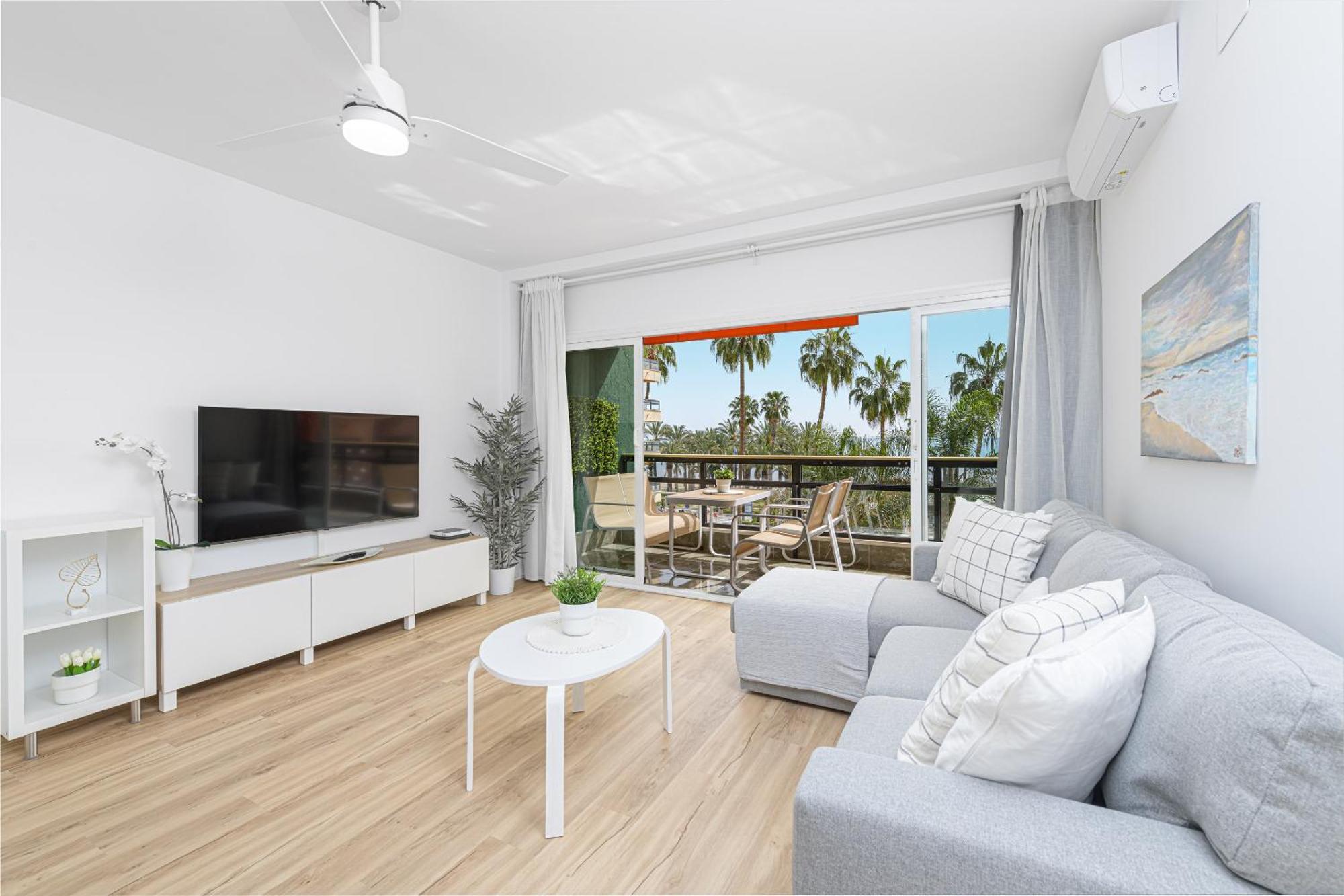 Amazing Carihuela View & Parking Leilighet Torremolinos Eksteriør bilde